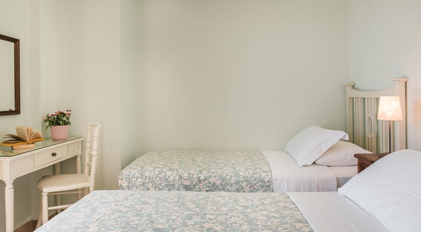 Photo of Honeycomb & White