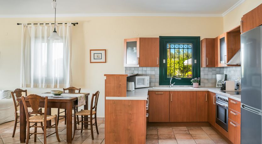 Photo of Honeycomb & White