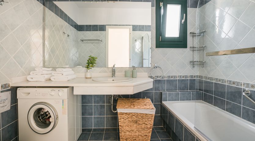 Photo of Honeycomb & White