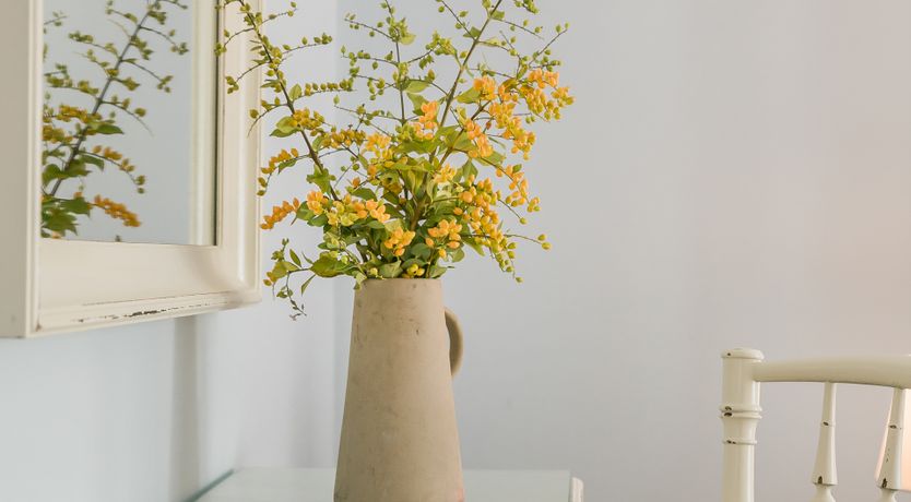 Photo of Honeycomb & White