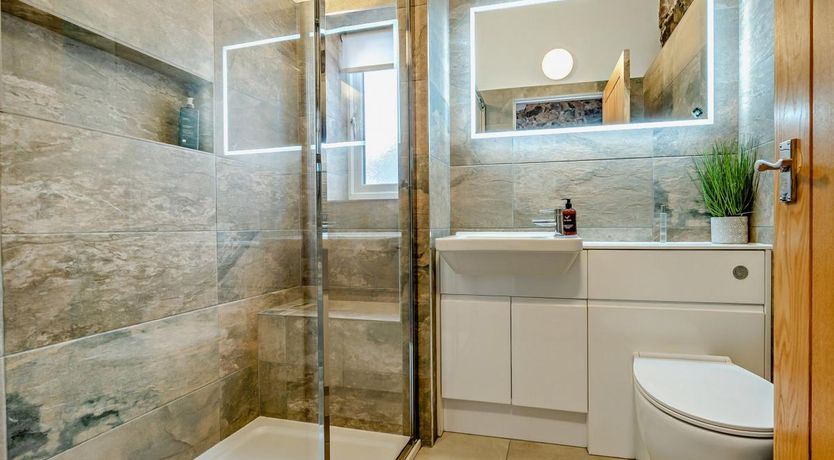 Photo of 1 Bed in Trebudannon