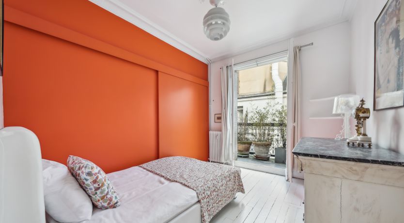 Photo of Monkey & Palme