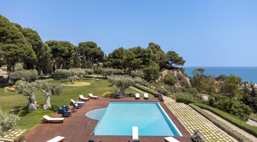 Photo of The Blue Opal