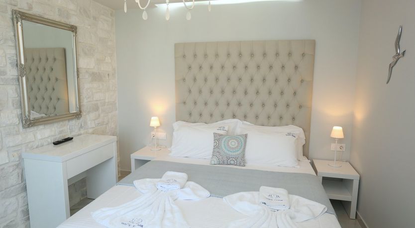 Photo of Grecian Gem