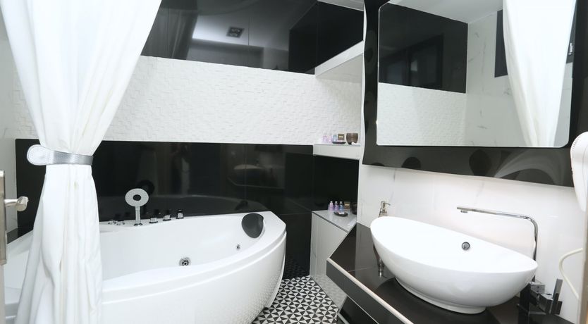 Photo of Grecian Gem