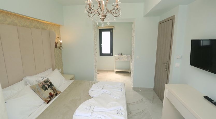 Photo of Grecian Gem