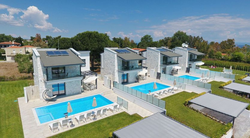 Photo of Grecian Gem