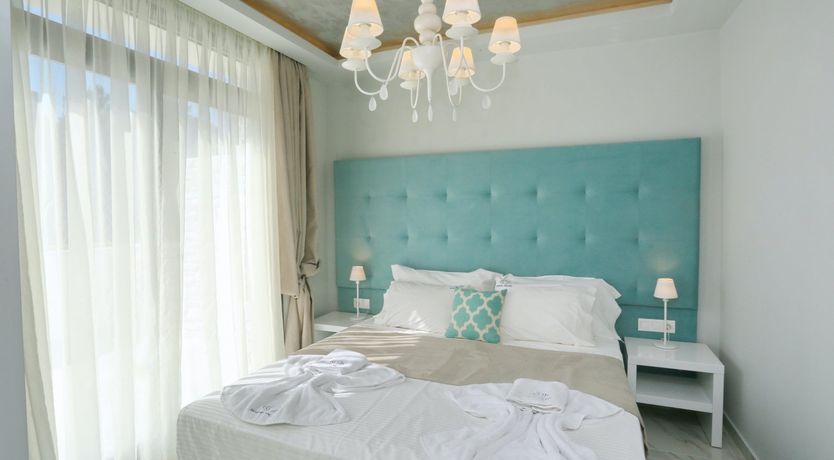 Photo of Grecian Gem