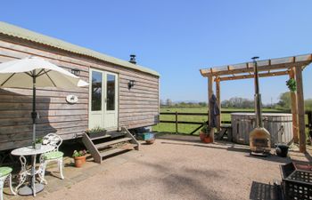 Balwen Shepherd's Hut Holiday Cottage