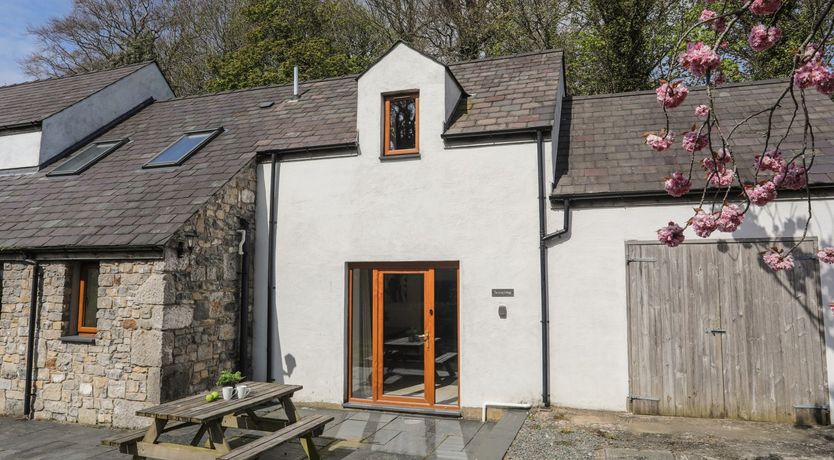 Photo of Long Cottage