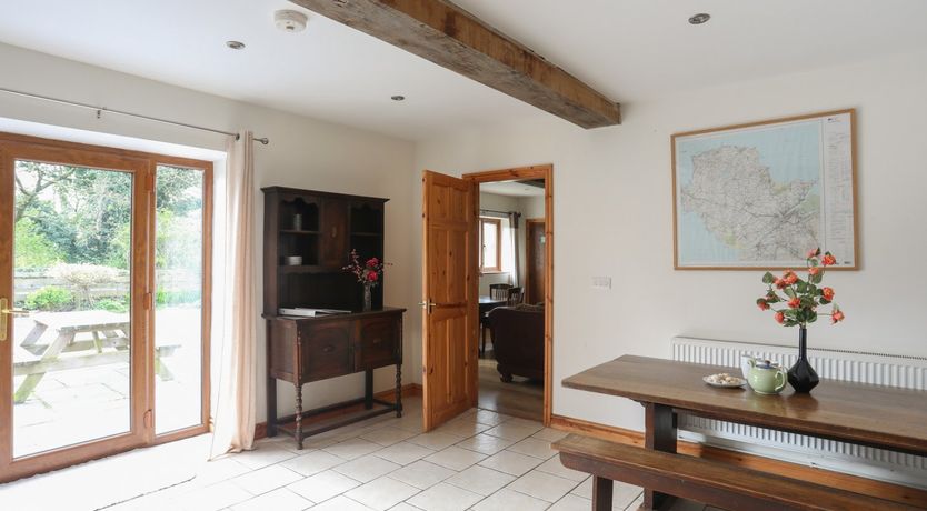 Photo of Long Cottage