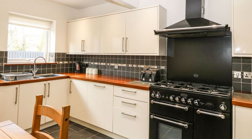 Photo of 80 Breeze Hill