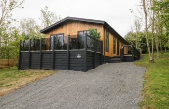 Watch Tree Lodge Holiday Cottage