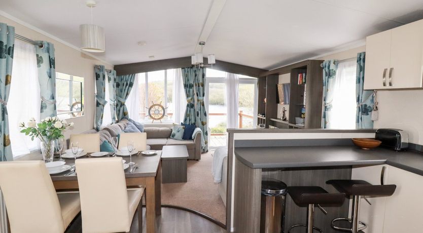 Photo of Lake View 10