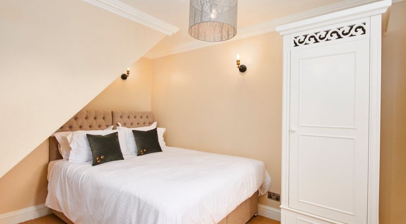 Photo of North Lodge