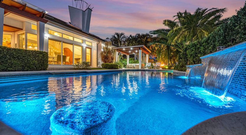 Photo of Blushing Peach