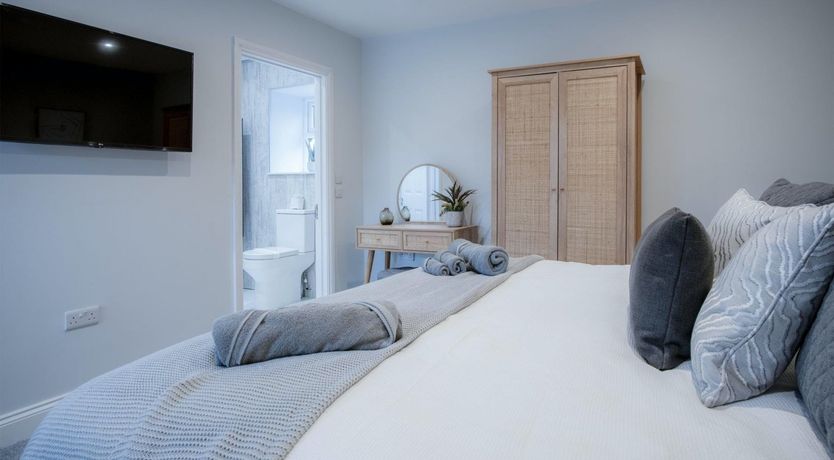 Photo of King Of The Cliffs