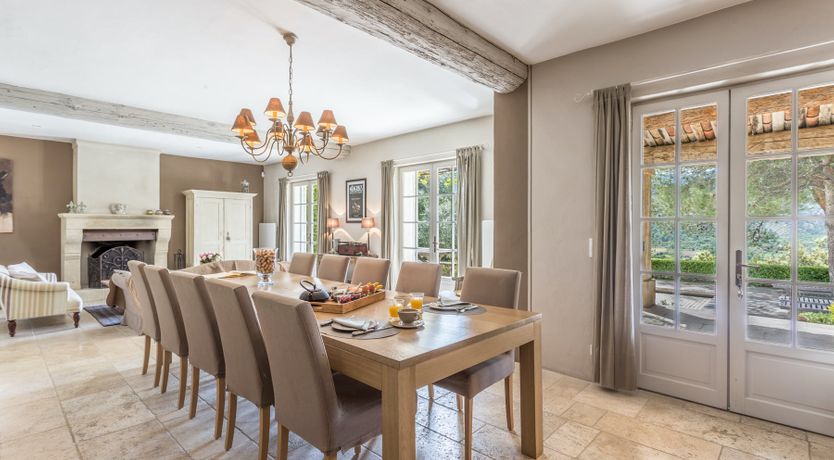 Photo of Chic & Buzzy