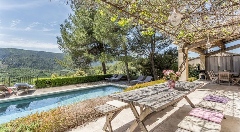 Photo of Chic & Buzzy