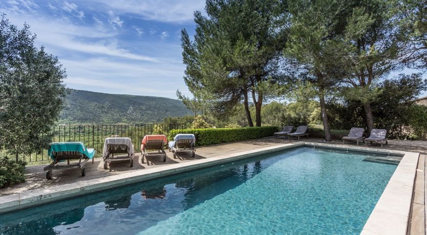 Photo of Chic & Buzzy