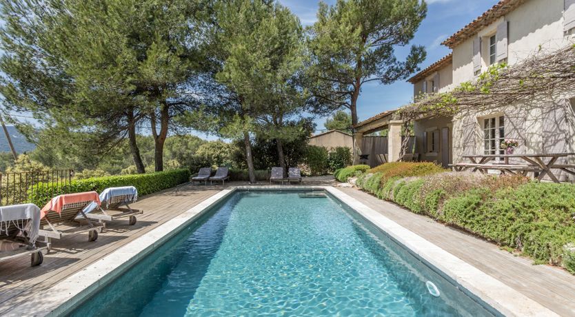 Photo of Chic & Buzzy