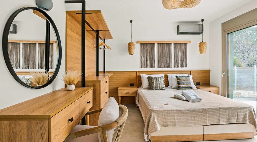 Photo of The Moon & The Stars