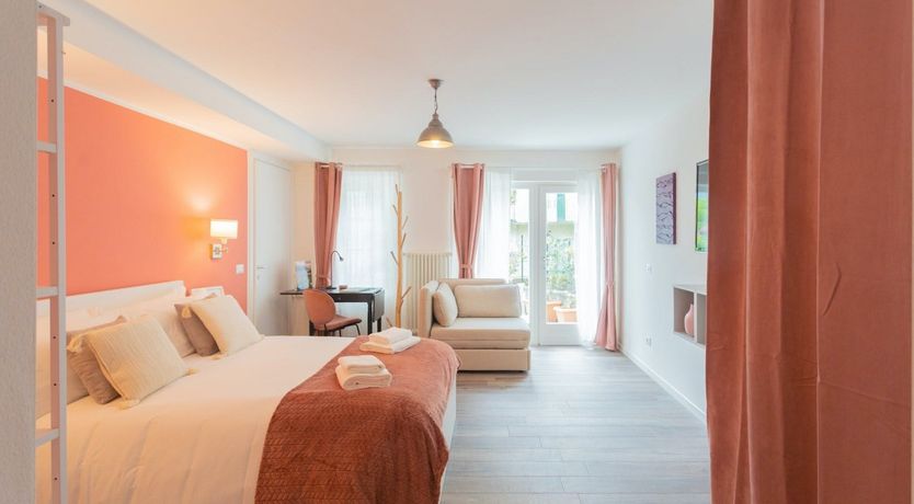 Photo of The Pine Tree