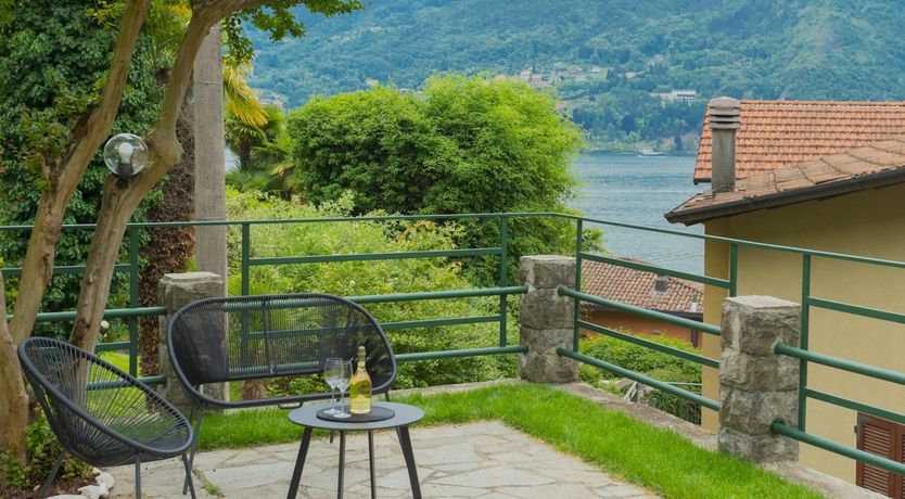 Photo of The Pine Tree