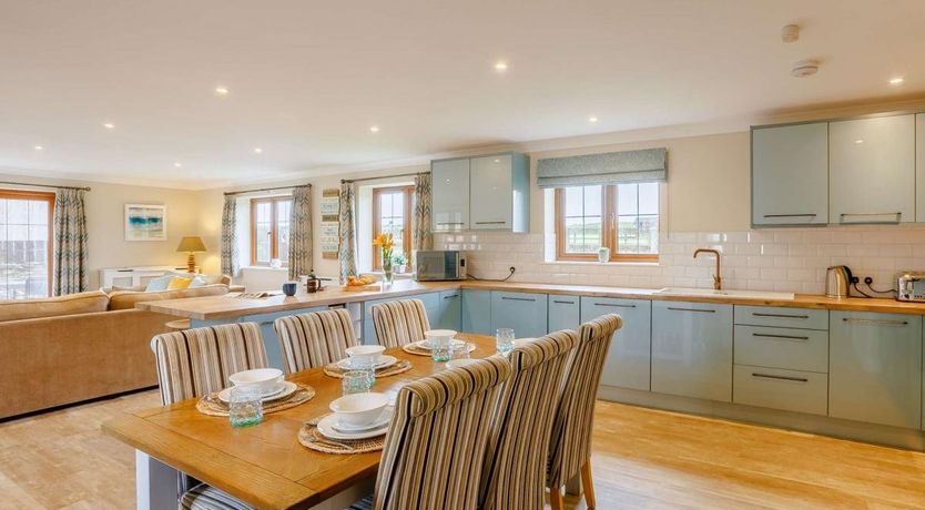 Photo of 3 Bed in Westward Ho