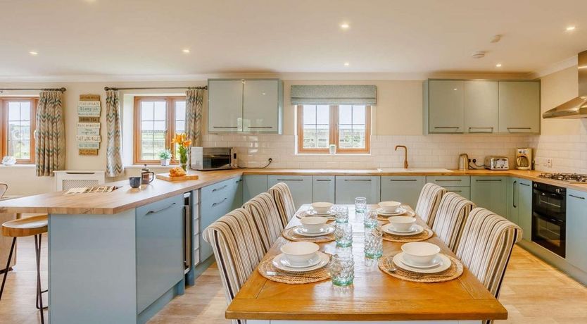 Photo of 3 Bed in Westward Ho