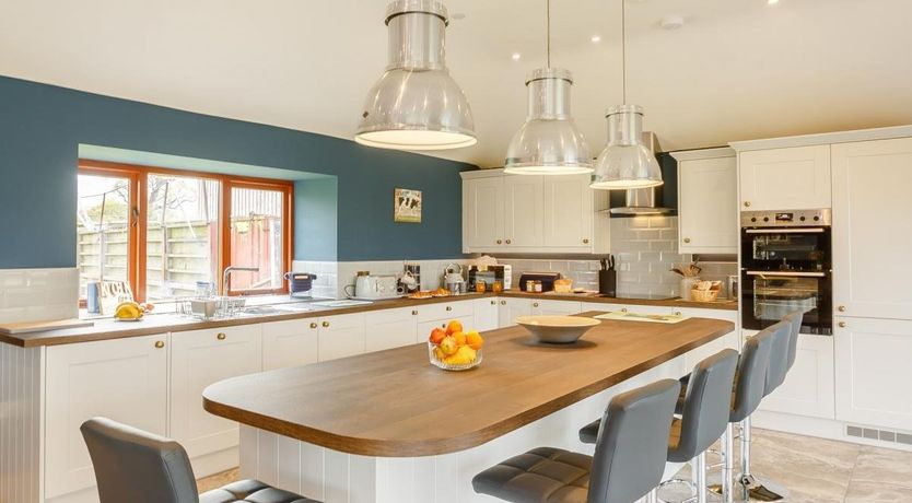 Photo of 4 Bed in Rhewl