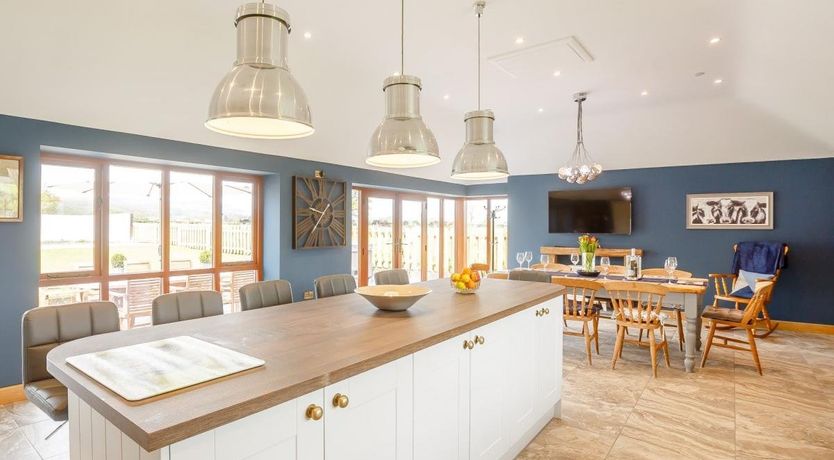 Photo of 4 Bed in Rhewl