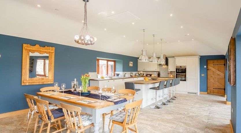 Photo of 4 Bed in Rhewl