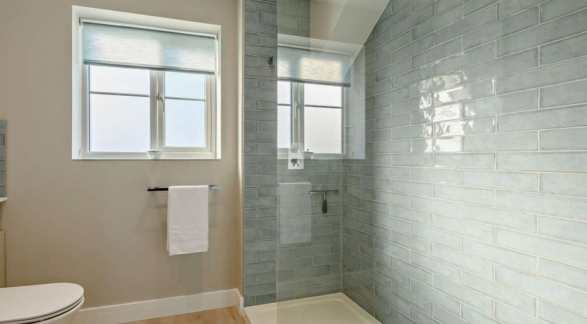 Photo of 2 Bed in Motcombe