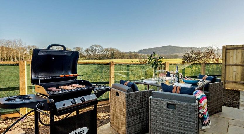 Photo of 2 Bed in Motcombe