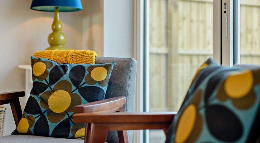 Photo of 2 Bed in Motcombe