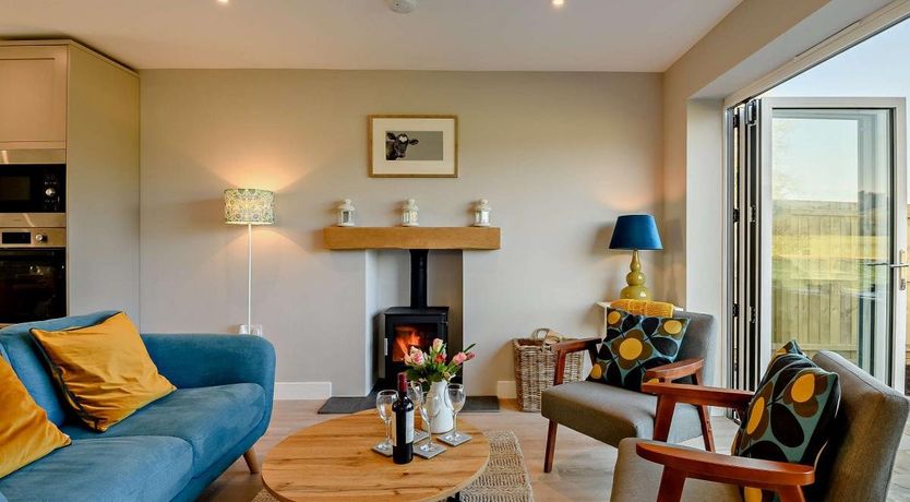 Photo of 2 Bed in Motcombe