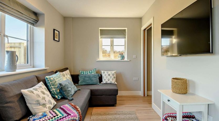 Photo of 2 Bed in Motcombe