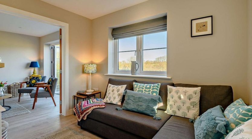 Photo of 2 Bed in Motcombe