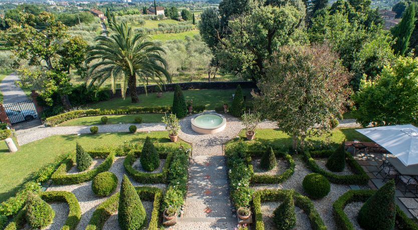 Photo of La Grande Villa Rosa