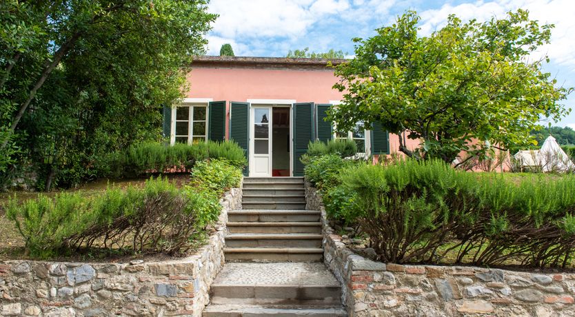 Photo of La Grande Villa Rosa