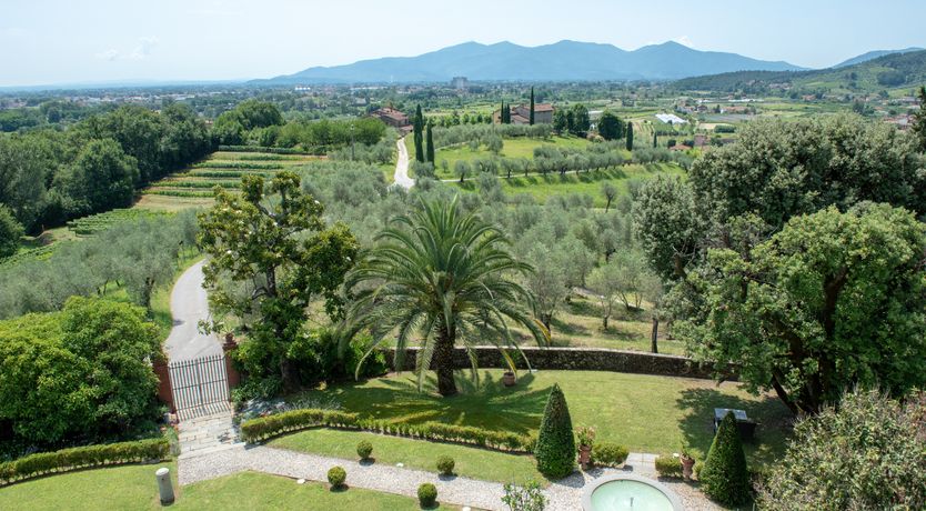 Photo of La Grande Villa Rosa