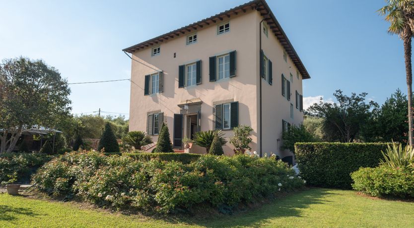 Photo of La Grande Villa Rosa