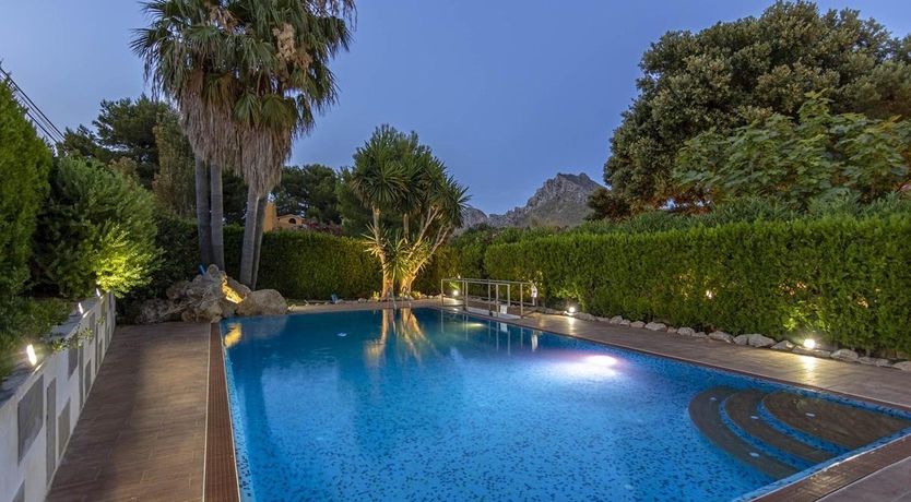 Photo of Wrapped in Green