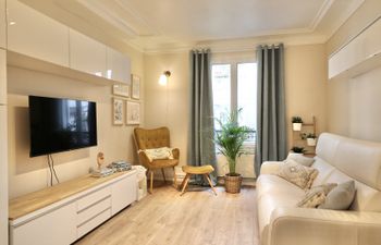 A Little Flourish Apartment