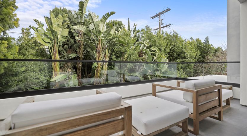 Photo of Welcome To Hollywood