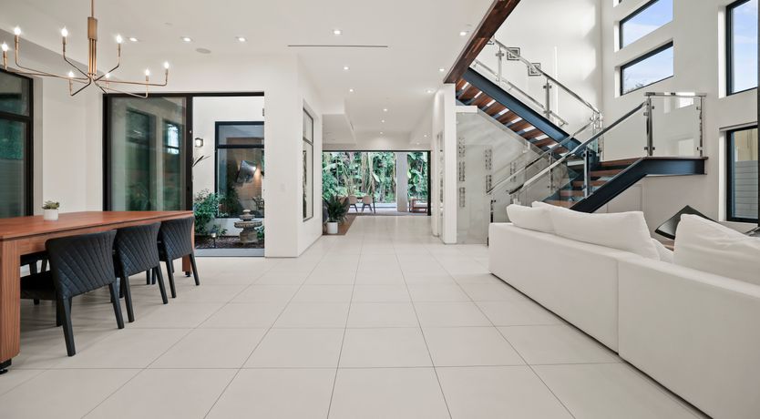 Photo of Welcome To Hollywood