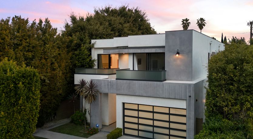 Photo of Welcome To Hollywood