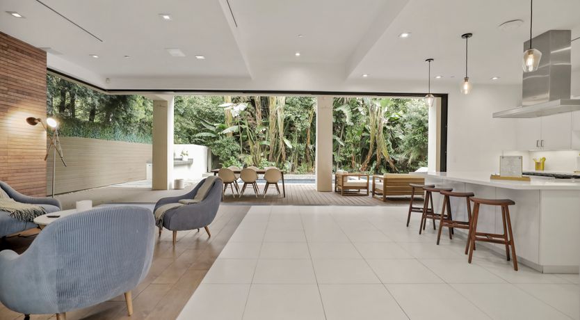 Photo of Welcome To Hollywood