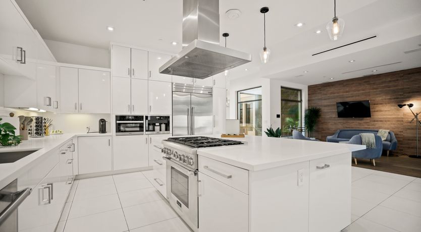 Photo of Welcome To Hollywood